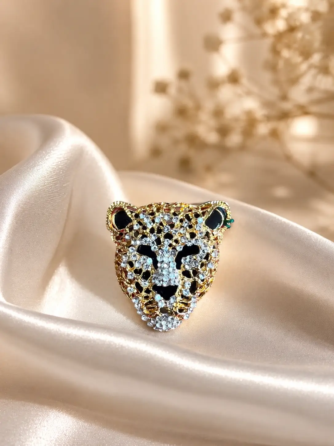 Royal Crystal Leopard