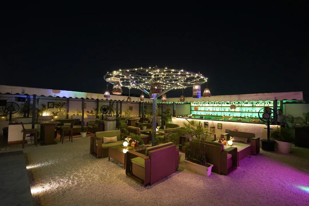ZYON SKYBAR