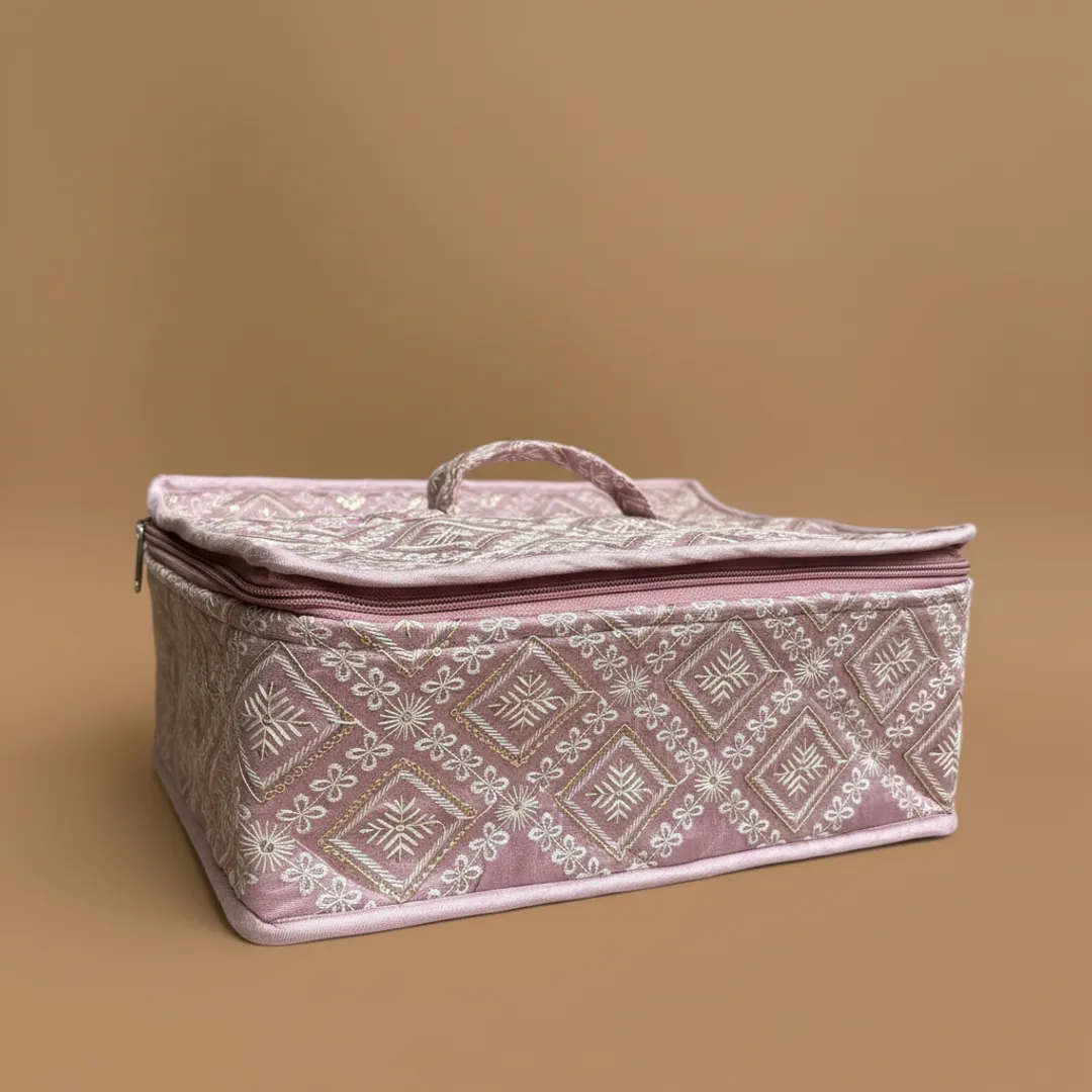 Multi Pocket Necklace Trunk