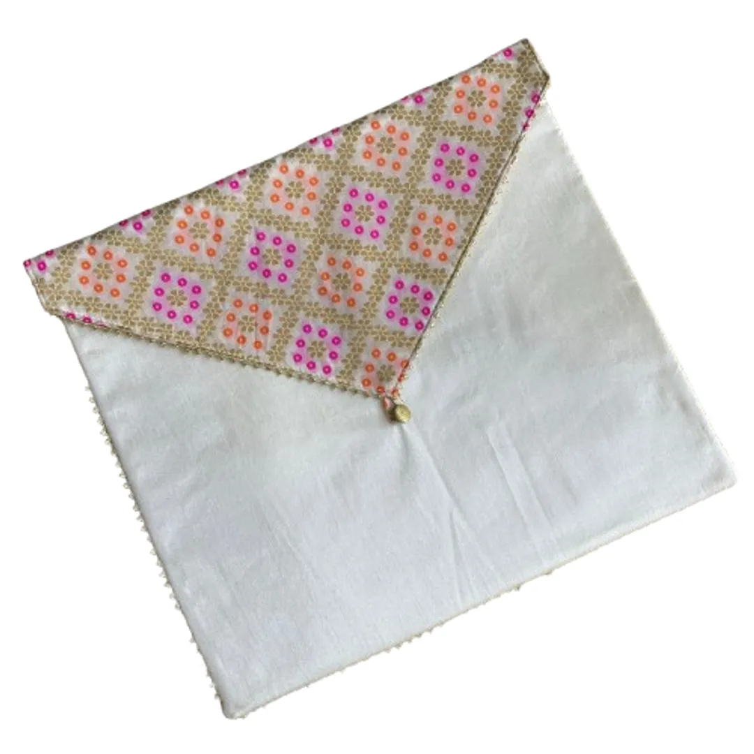 Bandhani Dress Organizer