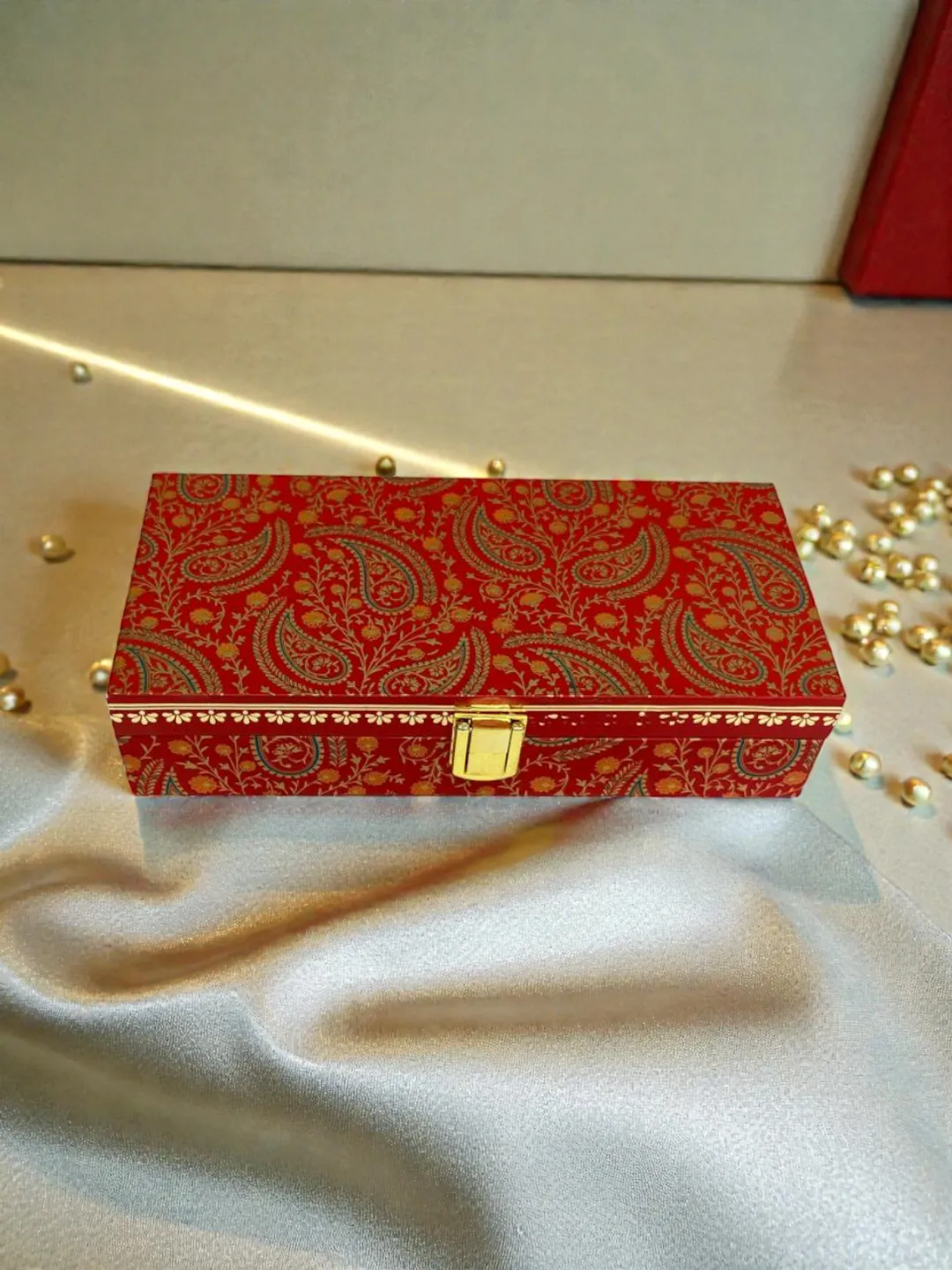 Red Parsley Cash Box