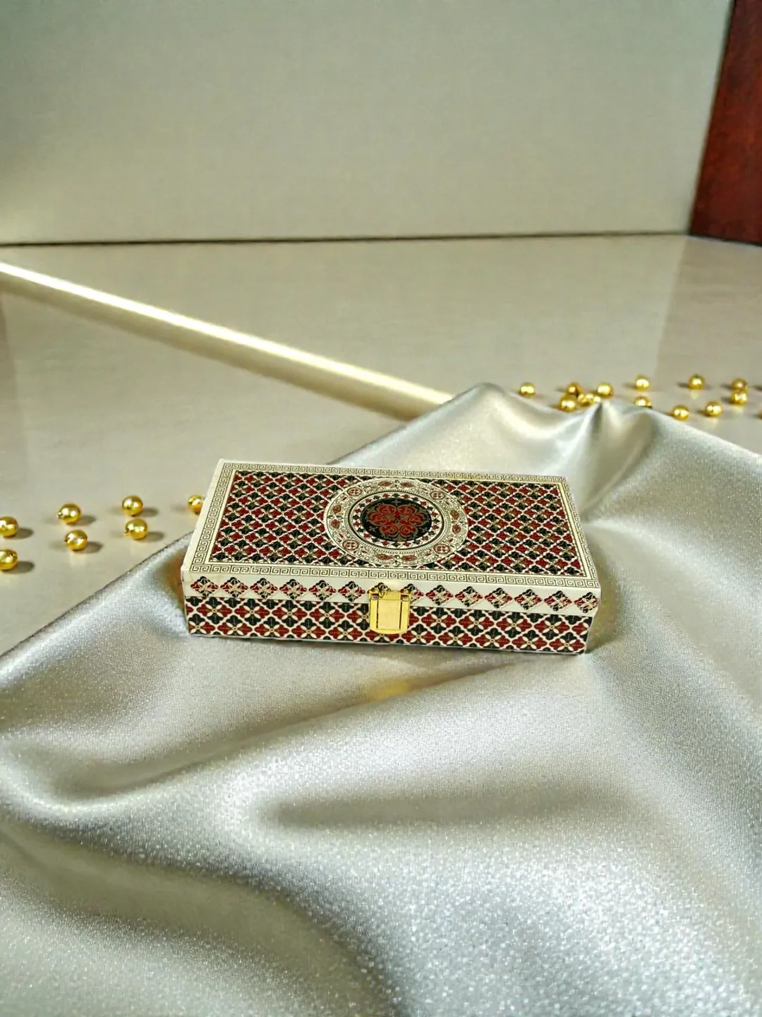 Paan Floral Cash Box