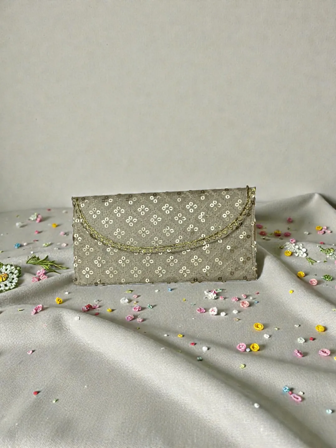 White Noor Cash Envelope