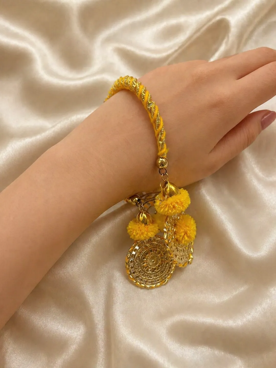 Sunshine Bloom Haathphool Bracelet Set