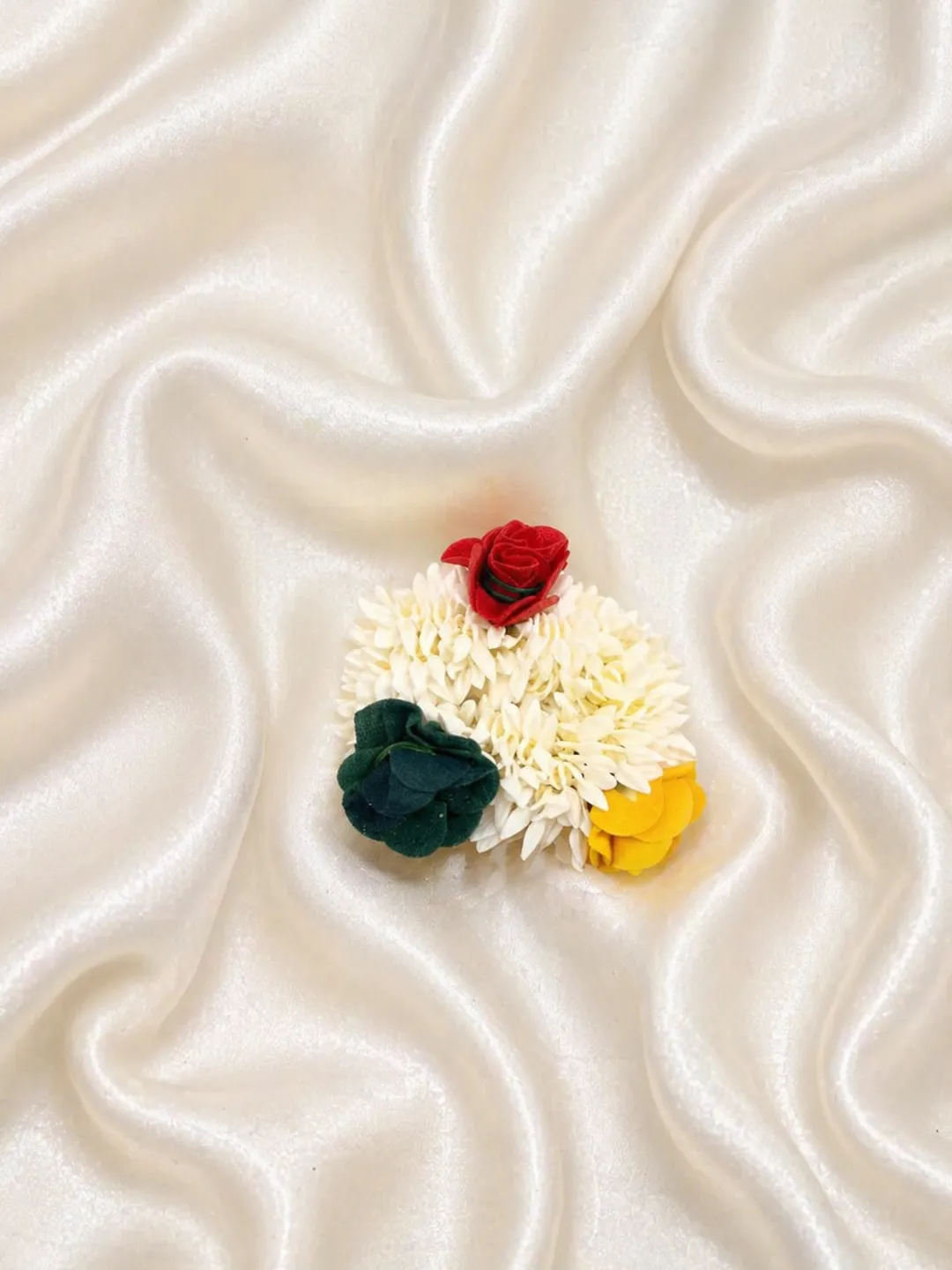 Tricolor Floral Hair Gajra Accessory