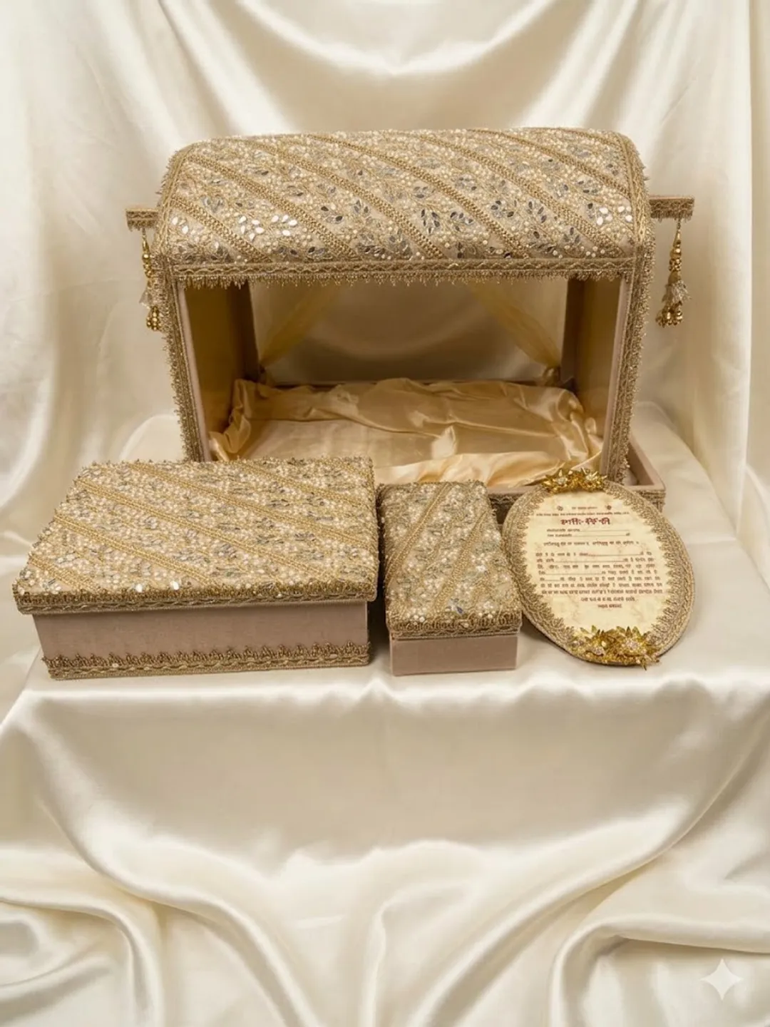 Royal Ivory Wedding Invitation Chest