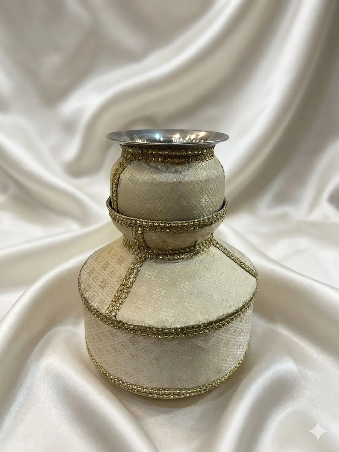 Ivory Rajwada Pearl Gharoli Set
