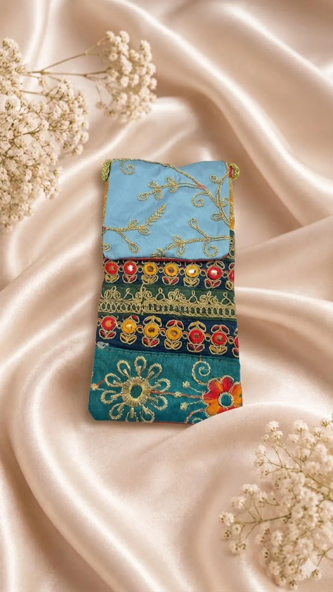 Meher Gulzar Embroidered Mobile Sleeve