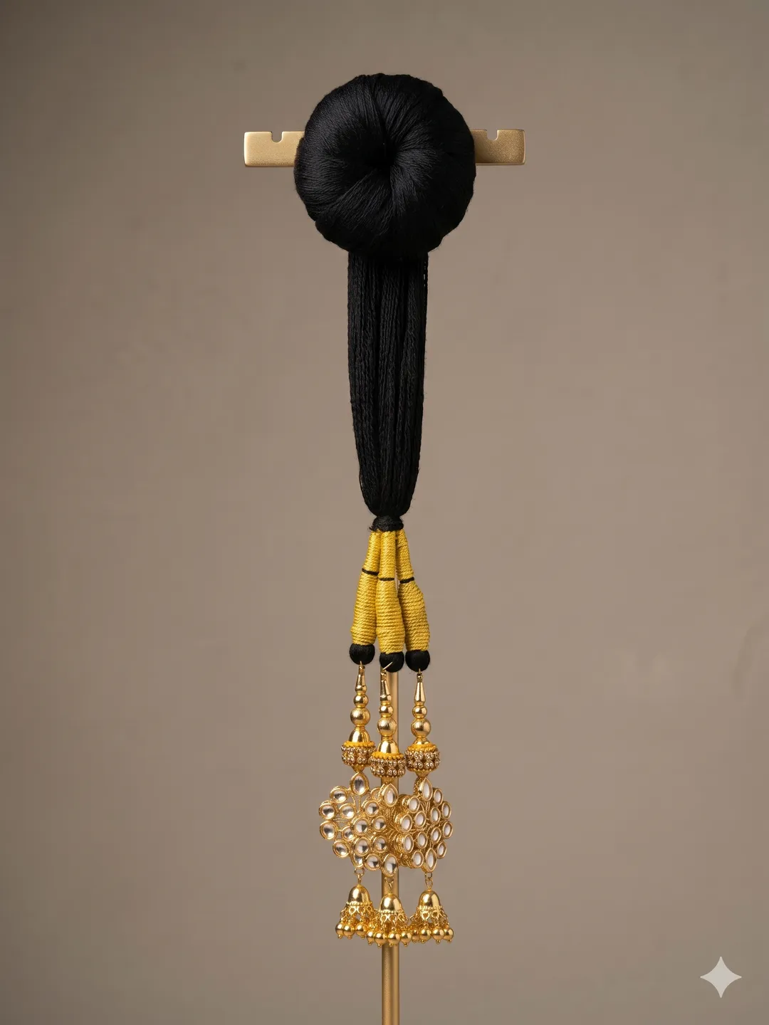 Noor Jhumki Hair Parandi