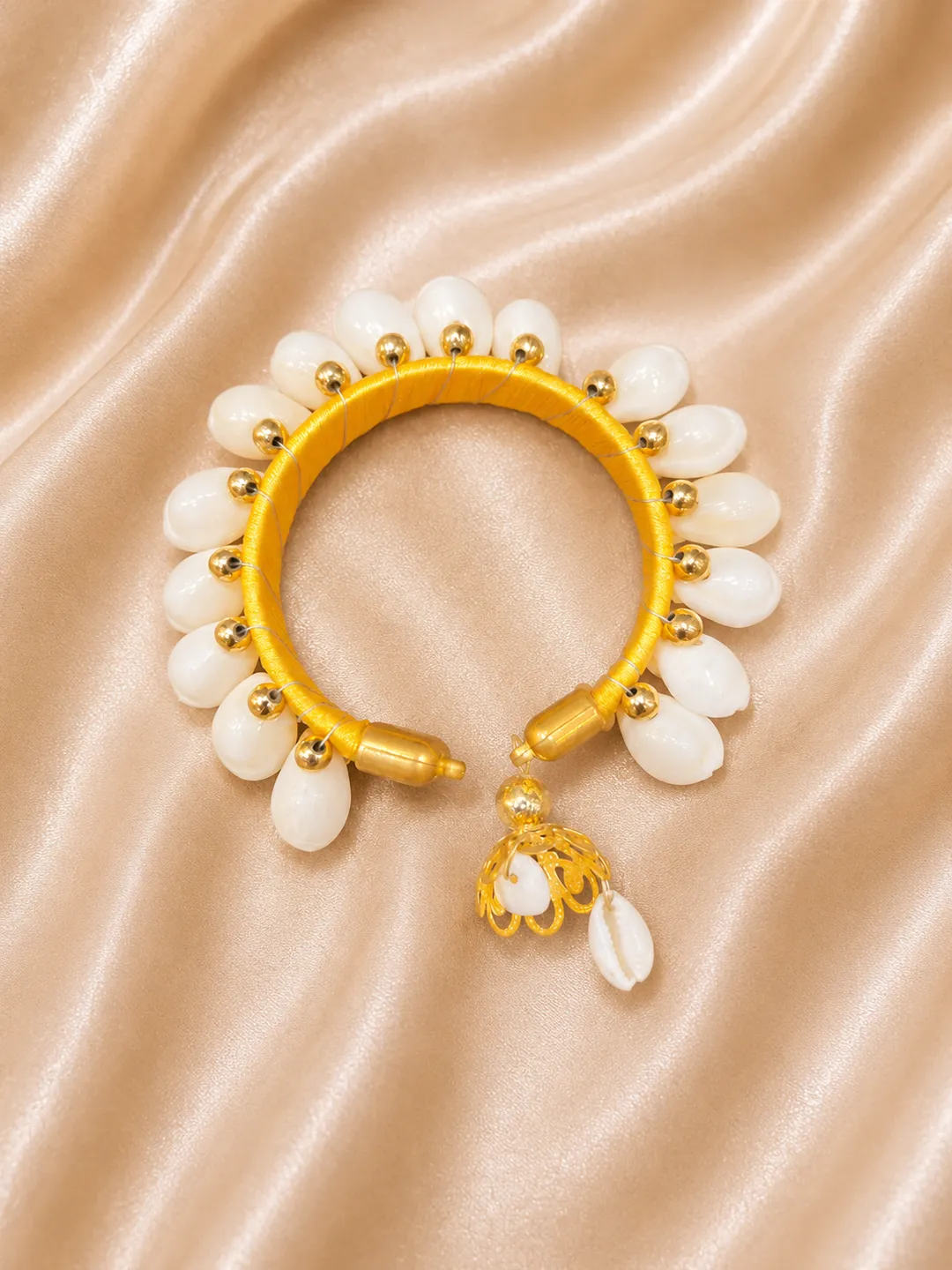 Heer Shell Charm Kada (Pack Of 25)
